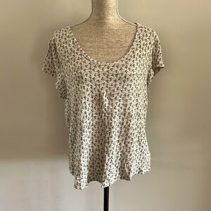 Tabitha Webb size XL 100% linen v- neck with heart motif extra soft and comf.